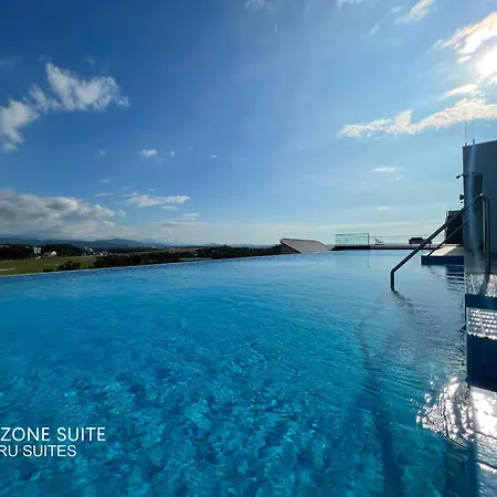 Arusuites Tanjung Aru Kota Kinabalu By Wellstay Exterior photo